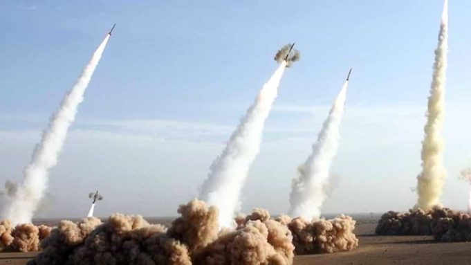 Iran पर America का तीसरा बड़ा हमला, धमाकों से दहला अब्बास बंदरगाह और किश आइलैंड