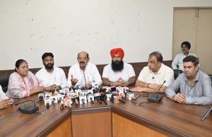 Punjab सरकार सफाई सेवकों की इज्जत और अधिकारों की रक्षा के लिए पूरी तरह तैयार: Mohinder Bhagat