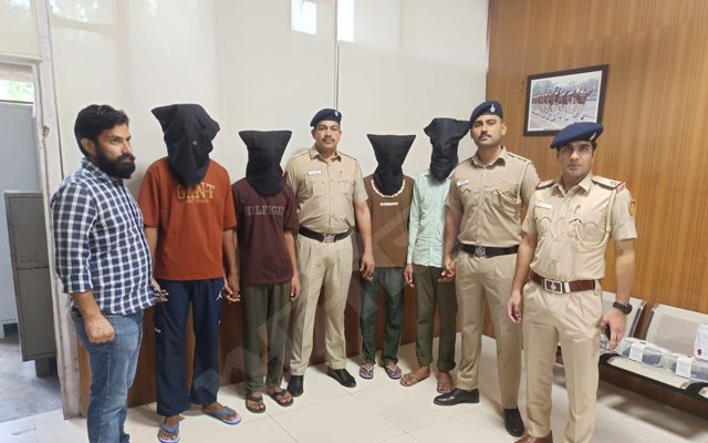 Chandigarh में गैंगस्टर नंदल के 3 गुर्गों समेत 4 अरेस्ट:पाकिस्तानी ड्रोन से हथियार मंगवा वारदात की तैयारी; 3 विदेशी पिस्टल-19 कारतूस बरामद