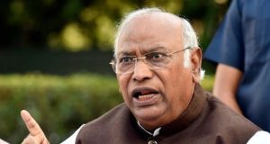 Indian Hockey Team Jersey: जर्सी का रंग बदलने पर Mallikarjun Kharge ने उठाए सवाल, बोले- Hockey India Board की सहमति क्यों नहीं ली? Mallikarjun Kharge hockey jersey