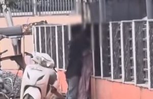 Raigarh Railway Station Viral Video: Public Place पर Couple का Kissing Video Viral, RPF ने शुरू की जांच Raigarh Railway Station Viral Video