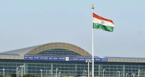 Varanasi Airport Firing: Air India Passenger की Pistol से चली Accidental गोली, दो यात्री घायल Varanasi Airport Firing News