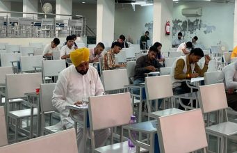 Channi की वायरल तस्वीर पर विवाद के बाद पूर्व महापौर ने पत्र लिखकर मुख्यमंत्री और राज्यपाल से कार्रवाई की मांग की