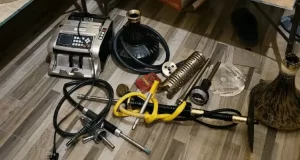 Jalandhar में हुक्का बार पर पुलिस की रेड:₹10.71 लाख कैश और अवैध शराब मिली, गहने भी जब्त; तस्कर गिरफ्तार