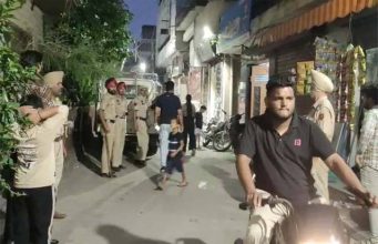 Jalandhar में अवैध शराब की सूचना पर रेड:लेडी कांस्टेबलों संग खंगाला मकान, तलाशी में कुछ नहीं मिला; खाली हाथ लौटी टीम