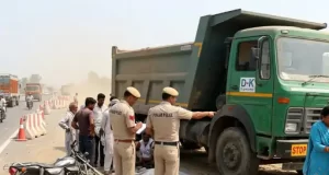 Jalandhar में दिल्ली-कटरा रोड पर टिपर ने व्यक्ति को कुचला:घर का इकलौता कमाने वाला था, दो बच्चों के सिर से उठा पिता का साया