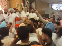 Ludhiana में कांग्रेस के प्रोग्राम में हंगामा:प्रधान वड़िंग को देखते हुए पूर्व मंत्री समर्थकों की नारेबाजी; ‘बघेल गो बैक’ लिखी टी-शर्ट पहनकर पहुंचे