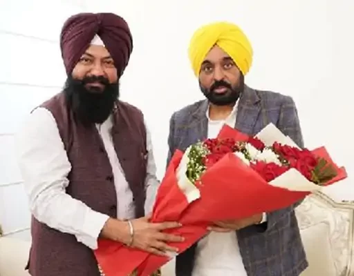 AAP ने SC कमीशन चेयरमैन को हलका इंचार्ज बनाया:गढ़ी को चमकौर साहिब का जिम्मा सौंपा; यहां से पूर्व CM चन्नी चुनाव लड़ते हैं