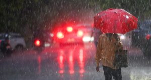 Punjab Weather Update: पंजाब में मौसम ने ली करवट, सुबह-शाम बढ़ी ठंड; 6 जिलों में बारिश का अलर्ट