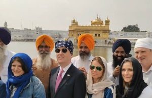 अमेरिकी राजदूत सर्जियो गोर ने गोल्डन टेंपल में माथा टेका:SGPC अध्यक्ष धामी से सिखों से जुड़े मुद्दों पर बात हुई, अकाली दल अमृतसर ने लहराए खालिस्तान के झंडे