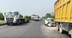 Jalandhar-Phillaur Highway पर भीषण हादसा, टिप्पर से टकराई कार, बुजुर्ग महिला की मौत