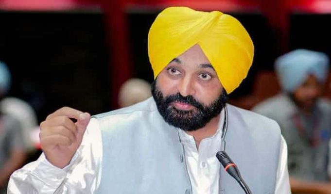 लाशों पर राजनीति मत करिए Rahul Gandhi….गुलजार मौत मामले में केजरीवाल और CM Mann ने किया पलटवार