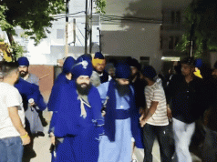 Jalandhar में पुलिस कार्रवाई से नाराज निहंगों का धरना:थाने के बाहर सिमरन किया, गुरुद्वारे में कूड़े को लेकर विवाद; बुजुर्ग महिला हुई थी घायल
