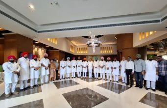 श्री दरबार साहिब पहुंची Punjab Congress की Leadership:एकजुटता का दिया संदेश, गुरजीत औजला बोले- 2027 में बनाएंगे सरकार