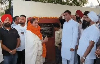 Jalandhar में Hockey Stadium को लेकर कंट्रोवर्सी:कांग्रेस का दावा- MLA परगट सिंह की ग्रांट से बना मैदान, उद्घाटन AAP हलका इंचार्ज ने किया