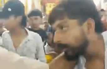 Jalandhar में Janmashtami Mela में हथियारों से हमला:युवकों के 2 गुटों ने एक-दूसरे को दातर मारी, छेड़छाड़ का आरोप