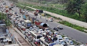 Ludhiana में बाजार बंद कराने पहुंचे प्रदर्शनकारी:Jalandhar Bypass Chowk पर दिल्ली-अमृतसर नेशनल हाईवे जा