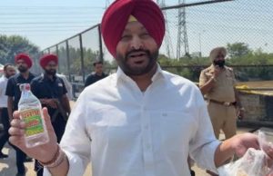 पूर्व केंद्रीय मंत्री Ravneet Bittu को Ludhiana Police ने हिरासत में लिया, CM मान को गिफ्ट करने जा रहे थे शराब