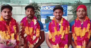 Junior Asia Cup जीतकर स्वदेश लौटी हॉकी टीम:अमृतसर एयरपोर्ट पर हुआ स्वागत, फूल माला पहनाई
