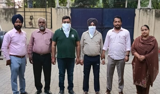 विजीलेंस ब्यूरो ने 4,000 रुपये रिश्वत लेते पटवारी और उसके एजेंट को रंगे हाथों दबोचा