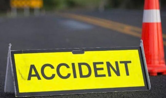 Jalandhar: गोराया में नेशनल हाईवे पर भीषण हादसा, छोटा हाथी बेकाबू होकर पलटा, लगा जाम
