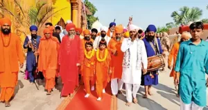 Jalandhar से सुबह 9 बजे रवाना हुई शोभायात्रा शाम 8.30 बजे पहुंची भगवान वाल्मीकि तीर्थ, जगह-जगह फूलों से हुआ स्वागत