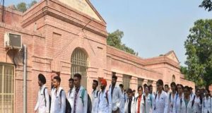Amritsar Medical College Hostel में रैगिंग की कोशिश:2025 बैच के 8 सीनियर छात्र निलंबित, 5 अक्टूबर को विशेष बैठक में होगी जांच की समीक्षा