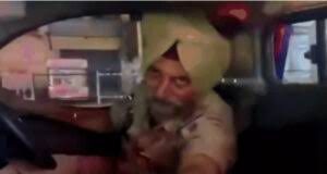 Jalandhar में पुलिसकर्मियों ने कई गाड़ियों को टक्कर मारी:लोगों ने घेरा वाहन, बोले- नशे में थे, गाड़ी भी नियंत्रित नहीं हो रही थी